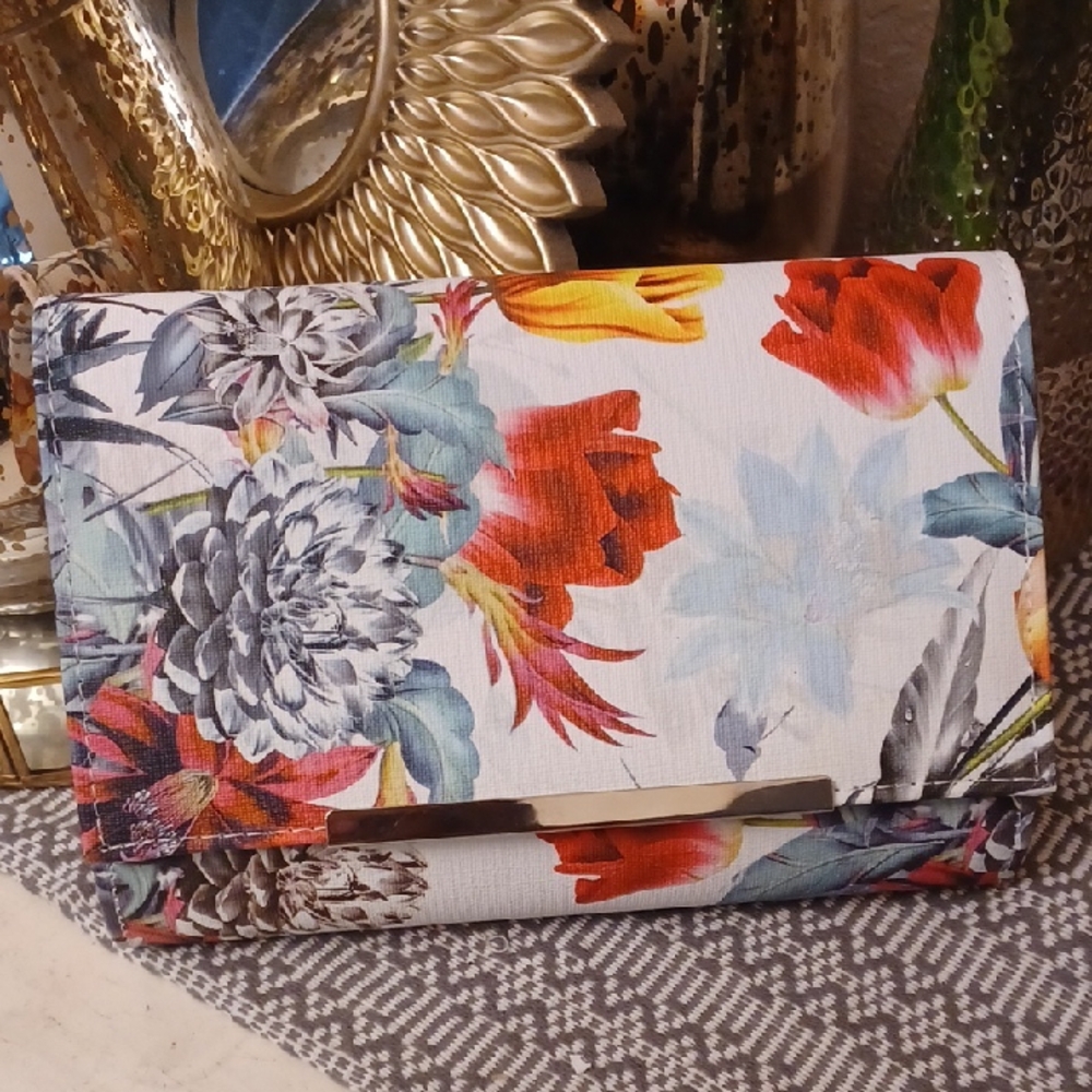 Bijoux Terner Floral Clutch